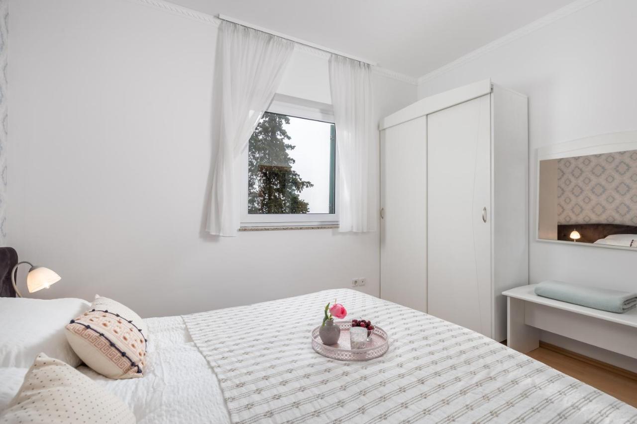 Summer Breeze Apartment With A Pool Опатия Екстериор снимка