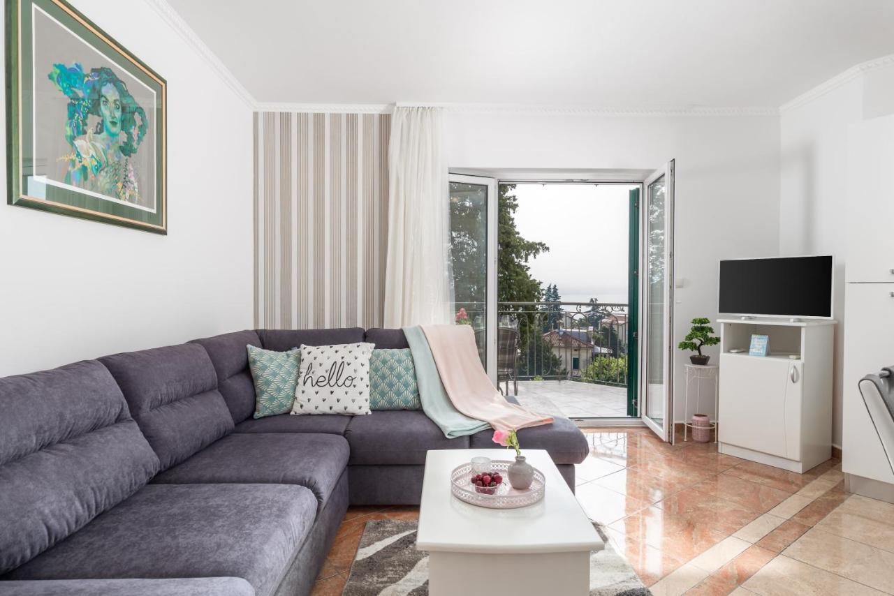 Summer Breeze Apartment With A Pool Опатия Екстериор снимка