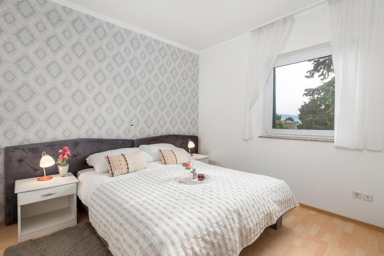 Summer Breeze Apartment With A Pool Опатия Екстериор снимка