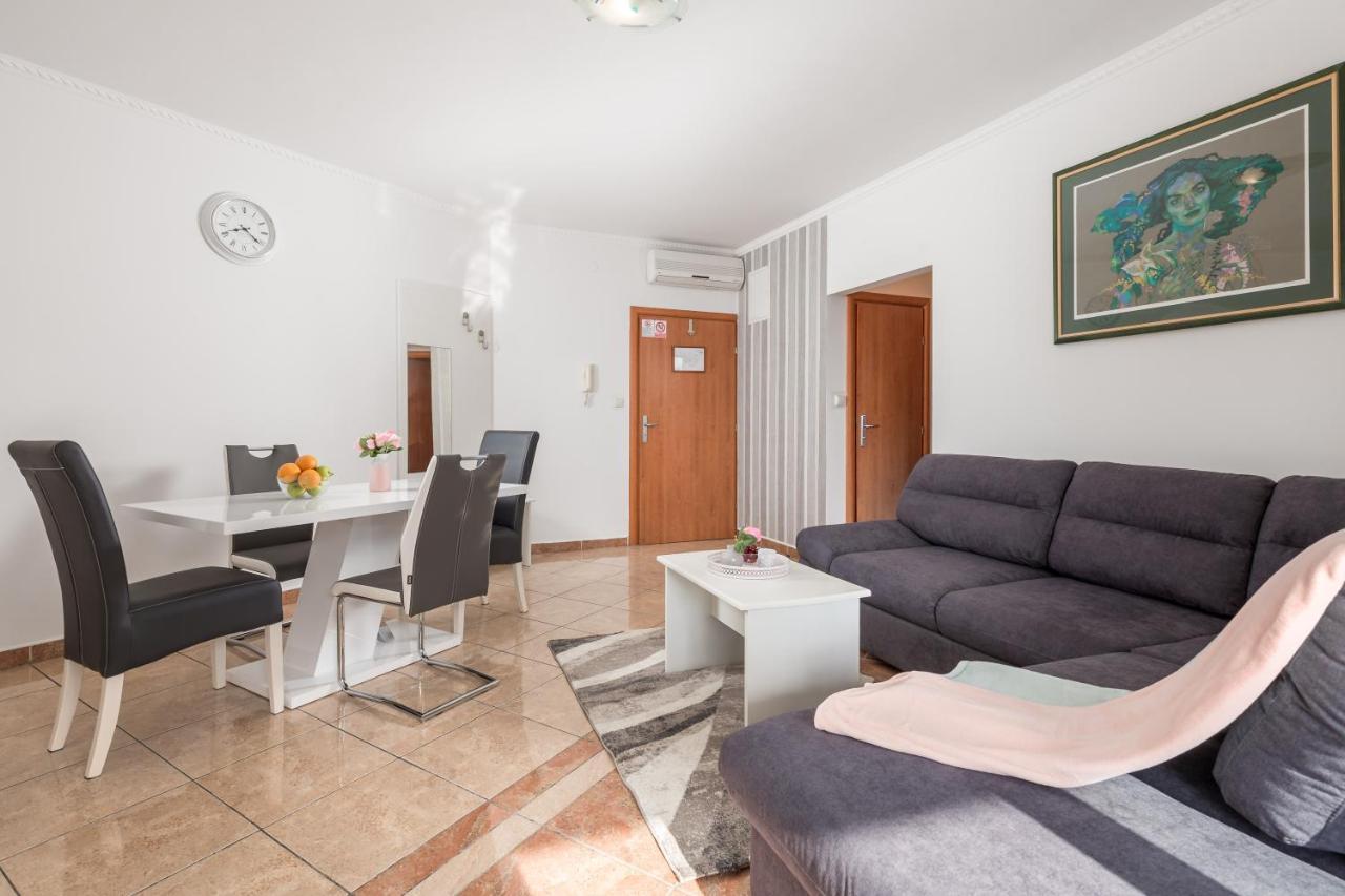 Summer Breeze Apartment With A Pool Опатия Екстериор снимка
