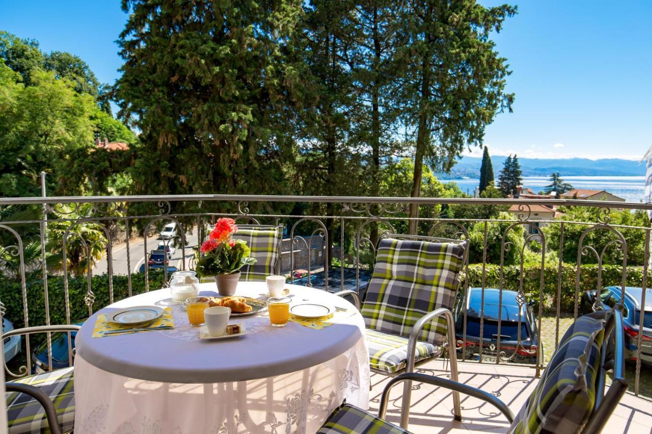Summer Breeze Apartment With A Pool Опатия Екстериор снимка